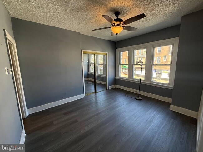 Foto del edificio - 5052 Wayne Ave