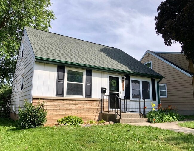 Building Photo - 3806 N 98th St