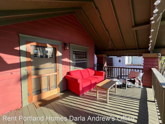 Foto del edificio - 2 br, 1 bath House - 2845 SE Franklin St