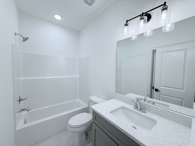 Building Photo - 610 Cottage Grv Cir