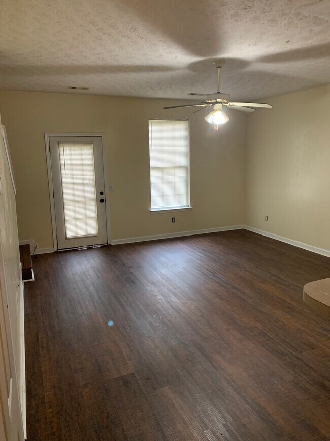 Building Photo - 6115 Camden Forrest Dr