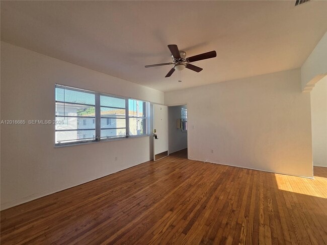 Building Photo - 781 SW 11th St