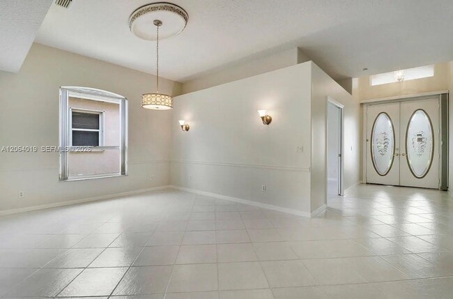 Building Photo - 637 Venetto Ct