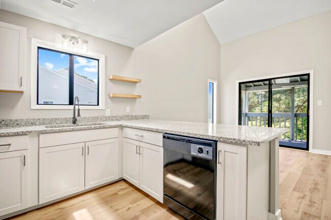 Foto del edificio - 500 Fairway Village Dr