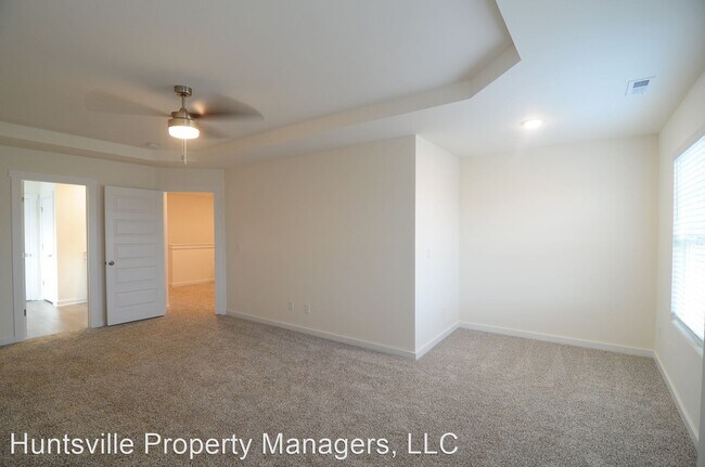 Building Photo - 4 br, 2.5 bath House - 3218 Spool Lane