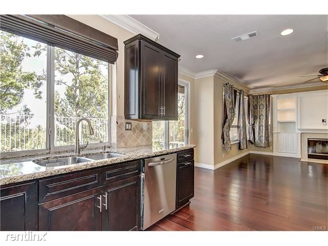 Building Photo - 17 Solitaire Ln