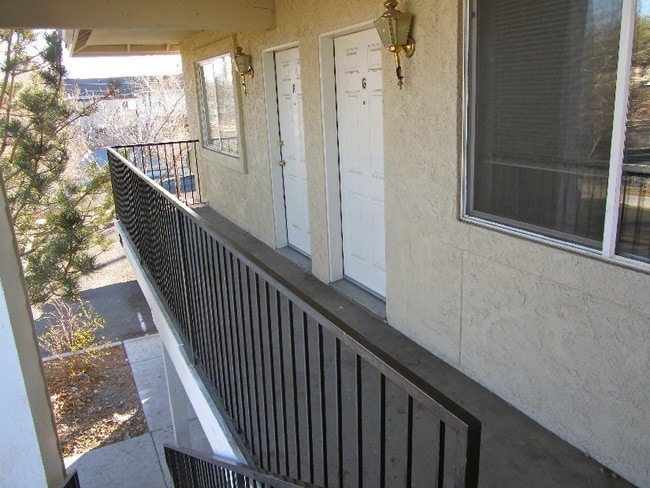 Building - 2595 Yori Ave