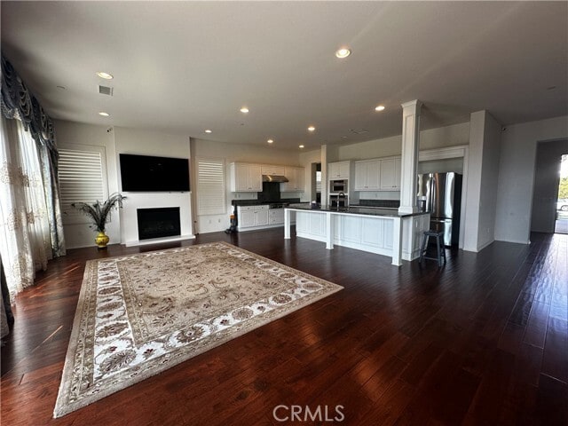 Building Photo - 886 E Weeping Willow Dr