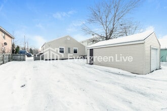 Building Photo - 4806 W Hampton Ave