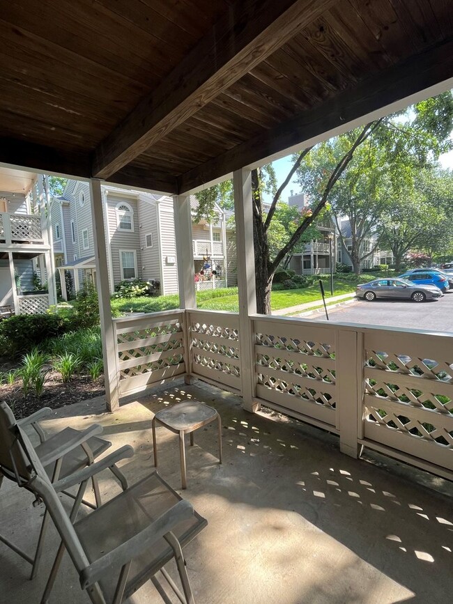 Building Photo - Charming 1 Bedroom Condo in the Desirable ...