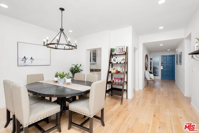 Foto del edificio - 4338 Redwood Ave