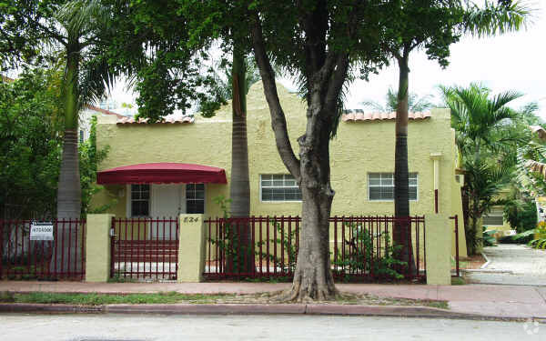 Foto del edificio - 824 Jefferson Ave