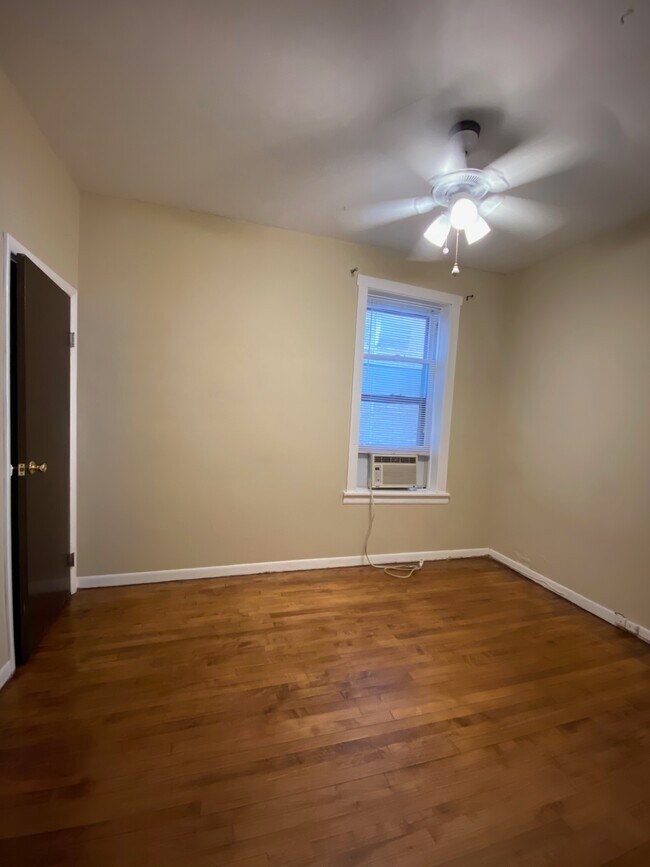 Foto del edificio - 2232 W Addison St