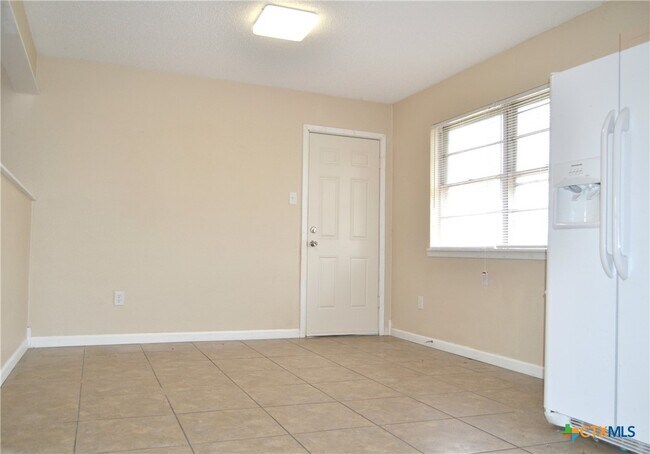 Foto del edificio - 1501 Bluffdale St