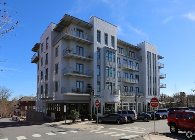 Walton Woodstock on Main