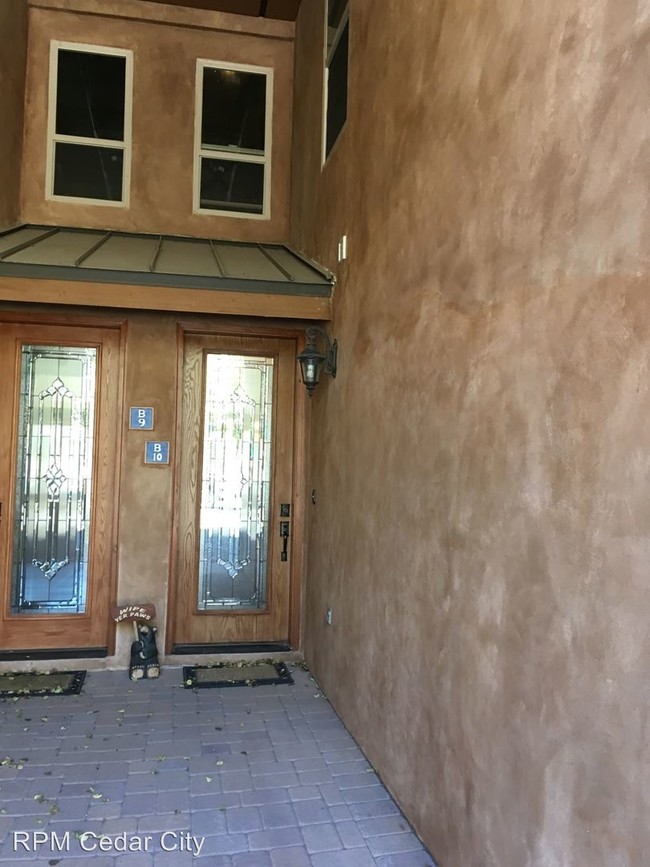Building Photo - 3 br, 3 bath House - 565 Vassels RD Suite B10