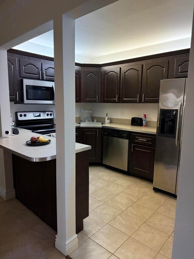 Foto del edificio - 307 Knotty Pine Cir