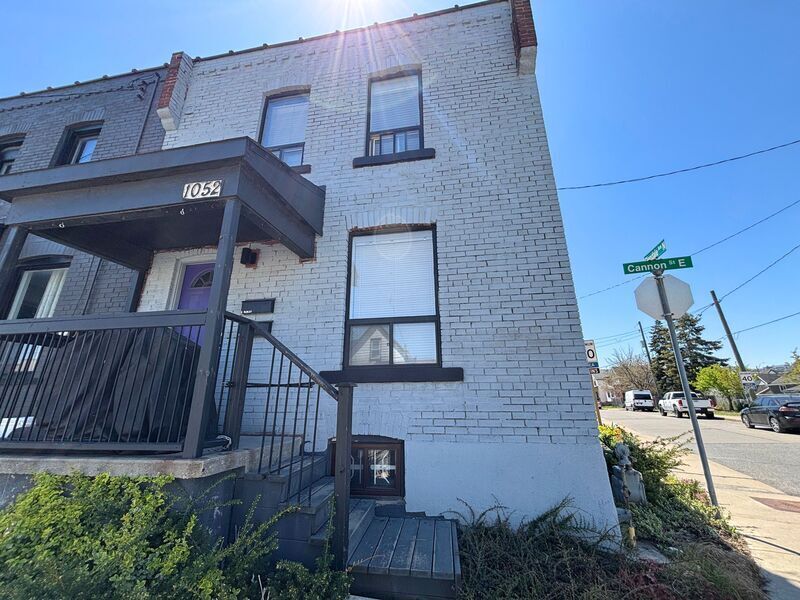 Primary Photo - 1052 Cannon St E