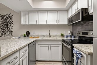 Interior Photo - Celeste on Glendale