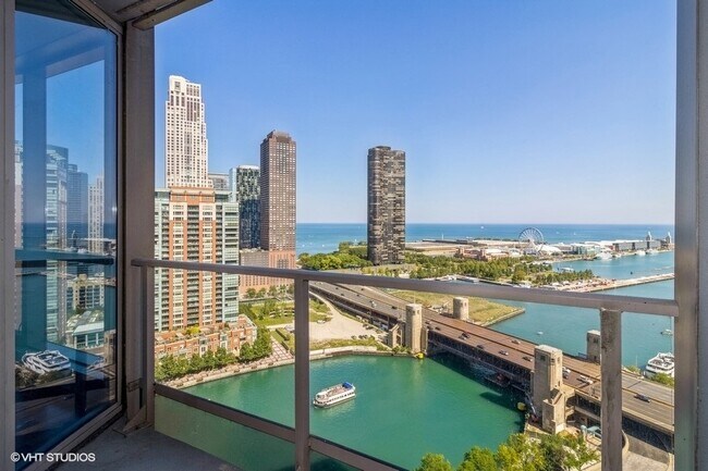 Building Photo - 420 E Waterside Dr