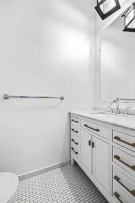 Foto del edificio - 448 W 37th St