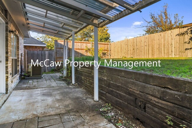 Photo - 1214 Mission St House