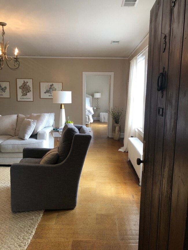 Foto del edificio - 3214 Country Club Rd