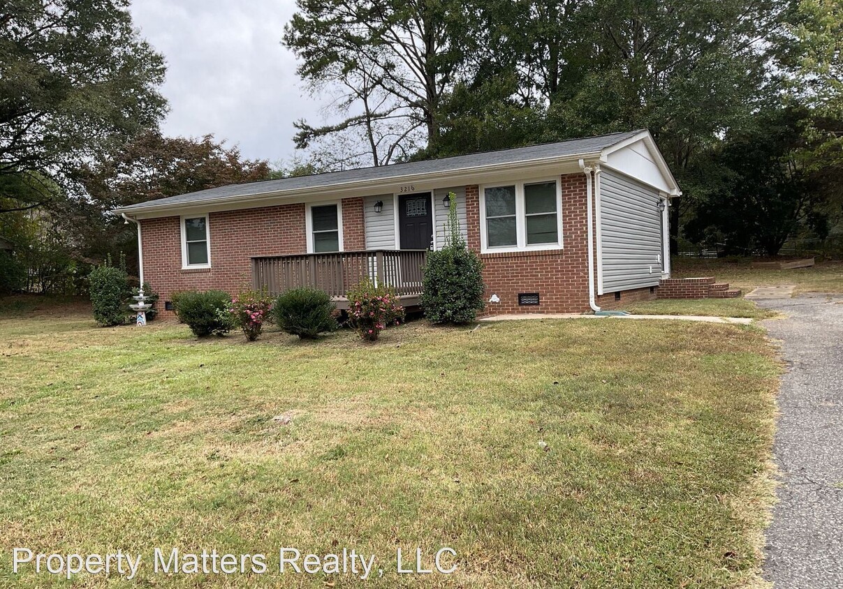 Foto principal - 3 br, 2 bath House - 3216 Howe Dairy Road