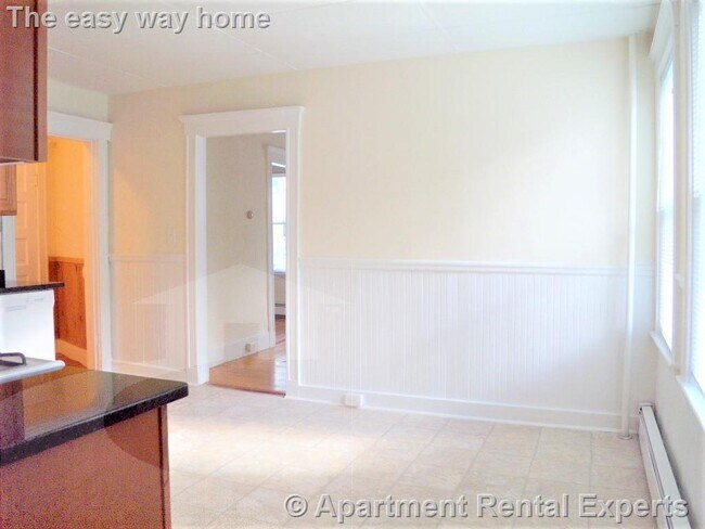 Building Photo - 40 Linden Ave