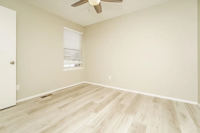 Building Photo - 12230 Newport Dr