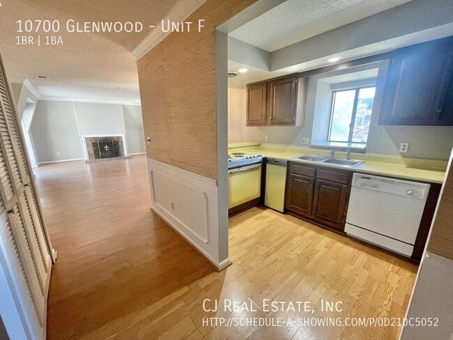 Building Photo - 10700 Glenwood-Unit F