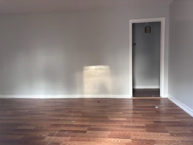 Building Photo - 5448 Keele St