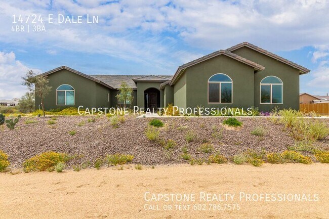 Building Photo - Stunning HORSE-FRIENDLY 3 Bed, 3 bath in R...