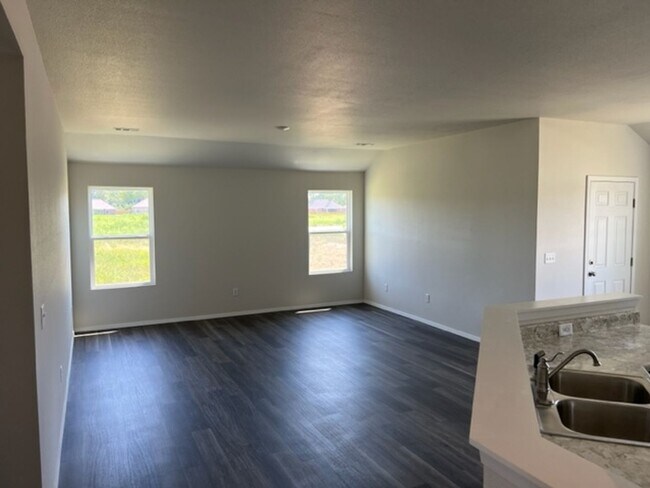 Foto del edificio - Beautiful Brand New Homes-Carley Crossings