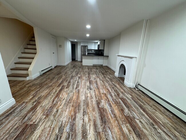 Building Photo - 194 Hall St