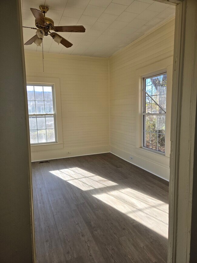 Foto del edificio - 203 Bailey St