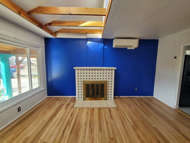 Sala de estar - 4500 Jupiter St NW