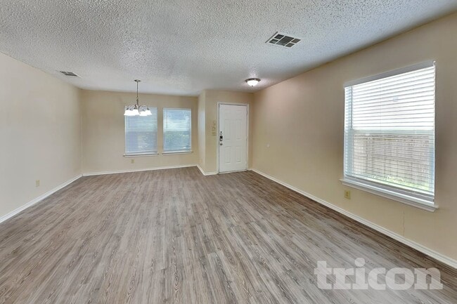 Building Photo - 8055 Chestnut Cedar Dr