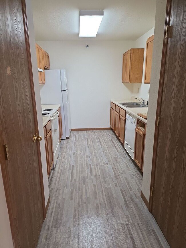 Building Photo - 1305 4th St