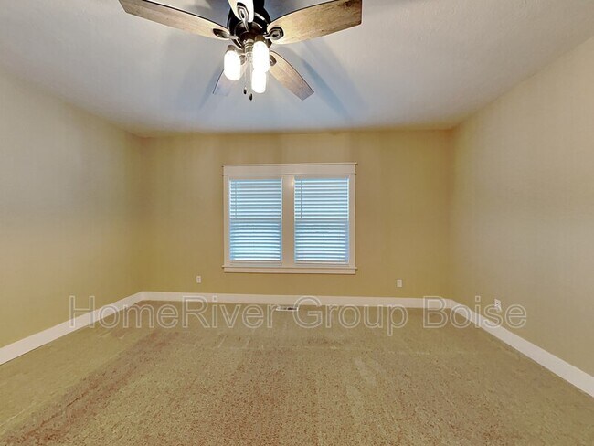 Building Photo - 834 S Capitola Way