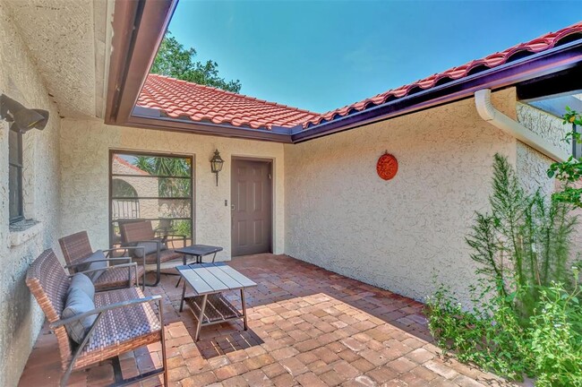 Foto del edificio - 5651 Golf Pointe Dr