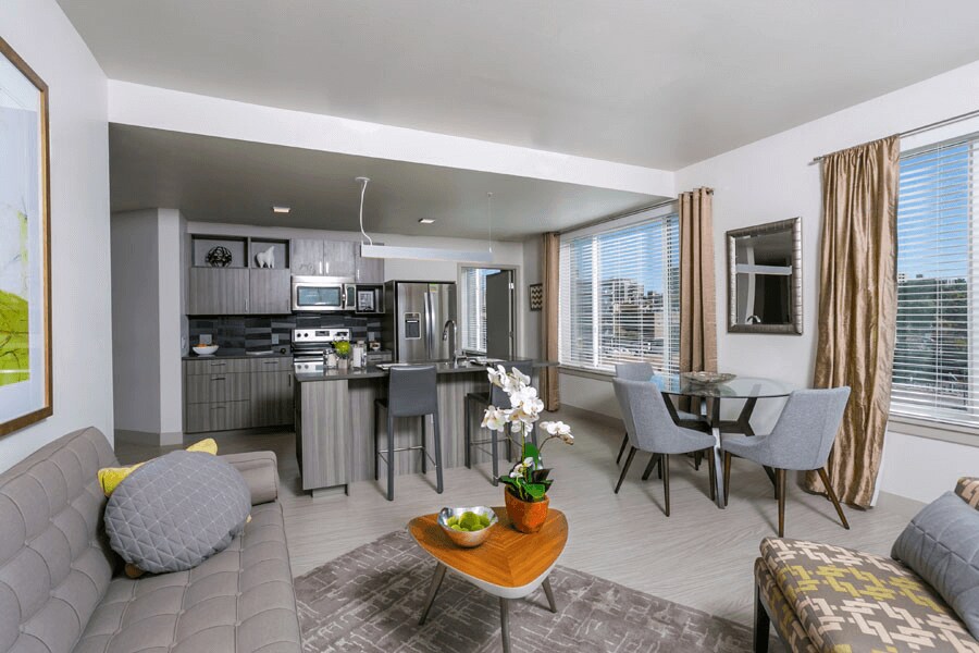 Foto principal - 789 N Sherman St