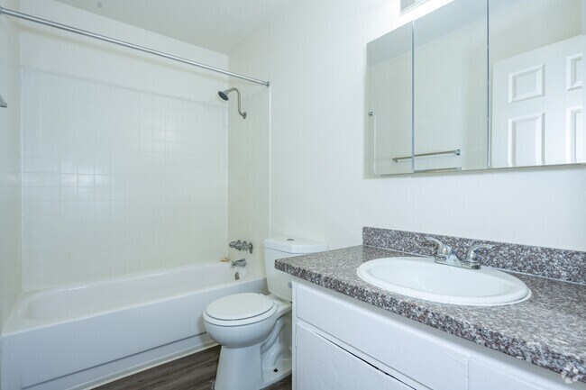 2BR, 1BA - 850SF - Bathroom - Dover Park Apartments