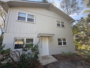 Building Photo - 1503 Valley Rd