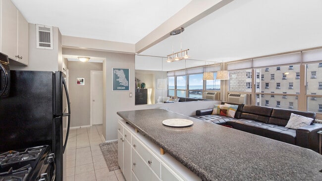 Foto del edificio - 3950 N Lake Shore Dr