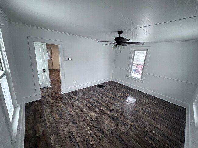 Foto del edificio - 477 E Martin St