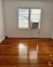 Building Photo - 114 Antilla Ave
