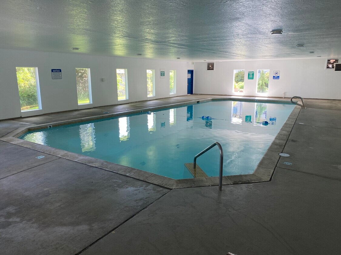 200 SW Florence Ave Unit i 20, Gresham, OR 97080 Condo for Rent in