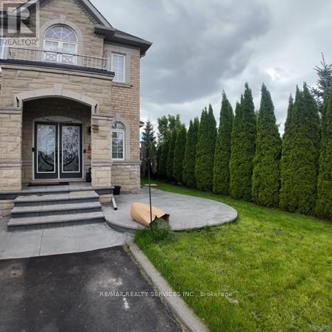 Primary Photo - 28 Lavallee Cres