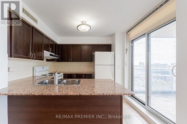 Building Photo - 7 N Park Rd